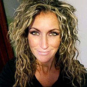 Meet your Posher, Suzanne